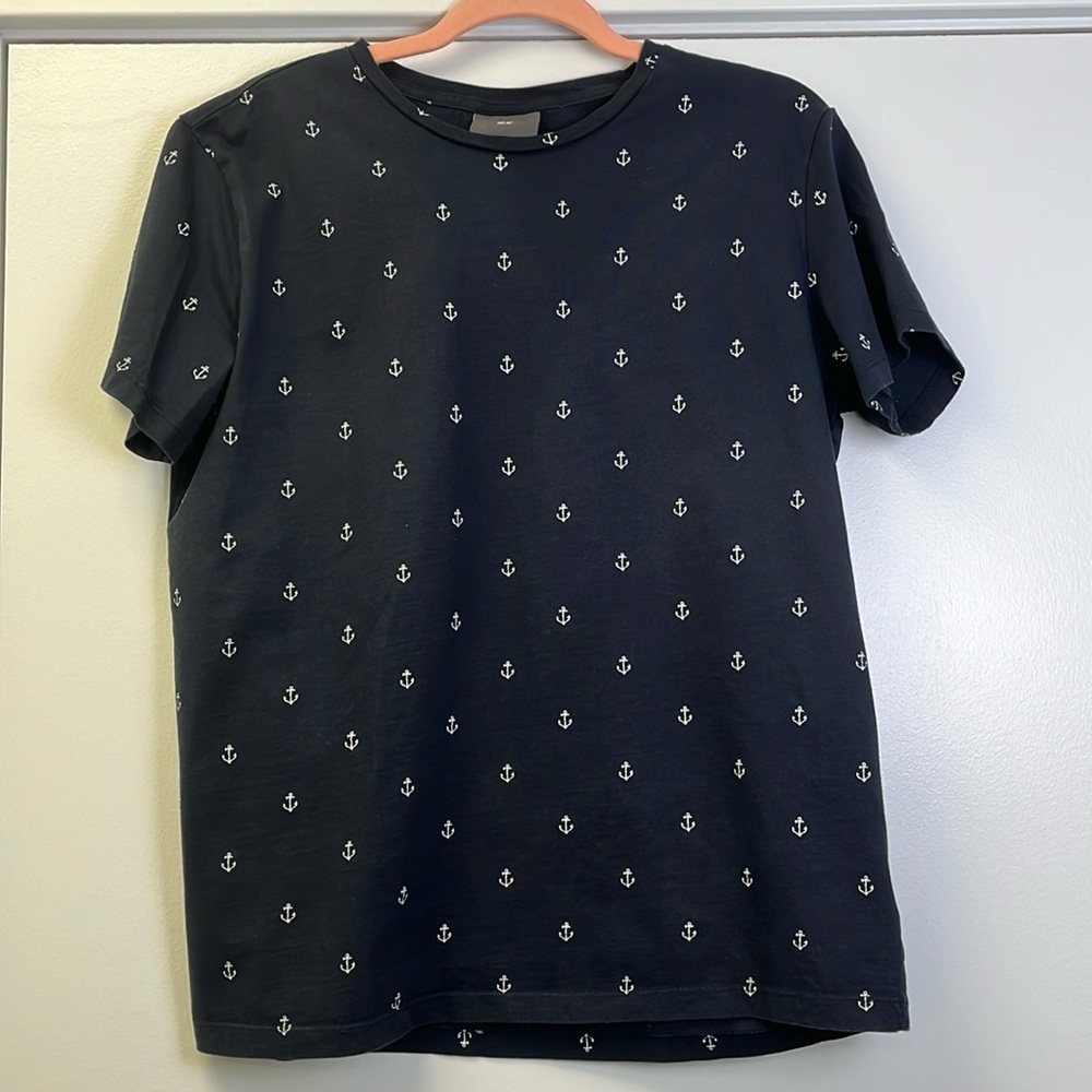 H&M Men’s Navy Blue T-Shirt with white anchor pattern size medium